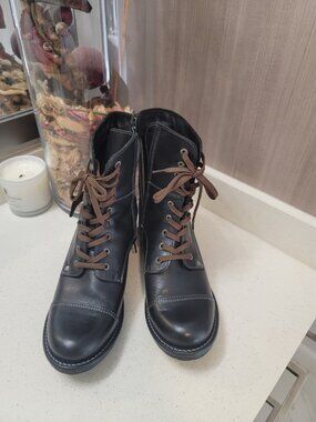 Taos Crave Black Leather Lace Up Buckle Zipper Ankle Boots 42